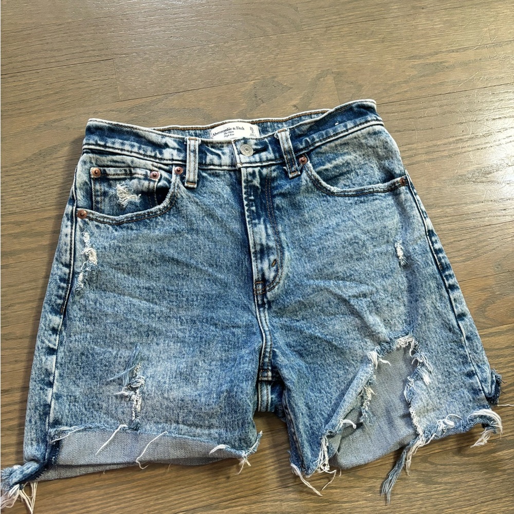 Abercrombie & Fitch The Mom High Rise Short women’s size 2 26